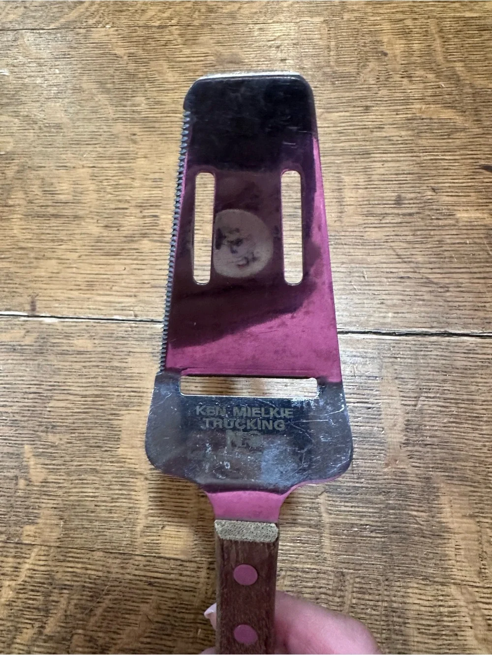 Vernco Wood-Handled Stainless Steel Slotted Turner